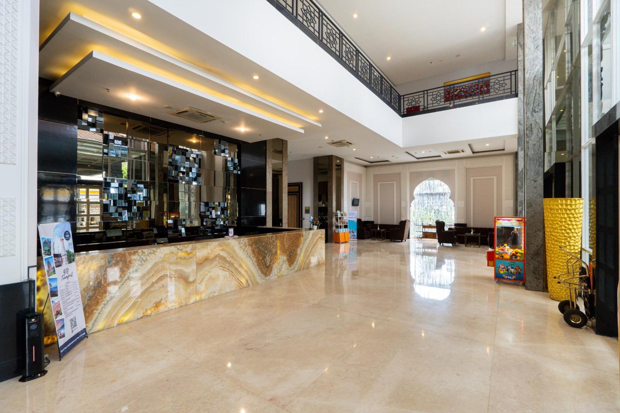 Grand Serela Yogyakarta Exterior photo