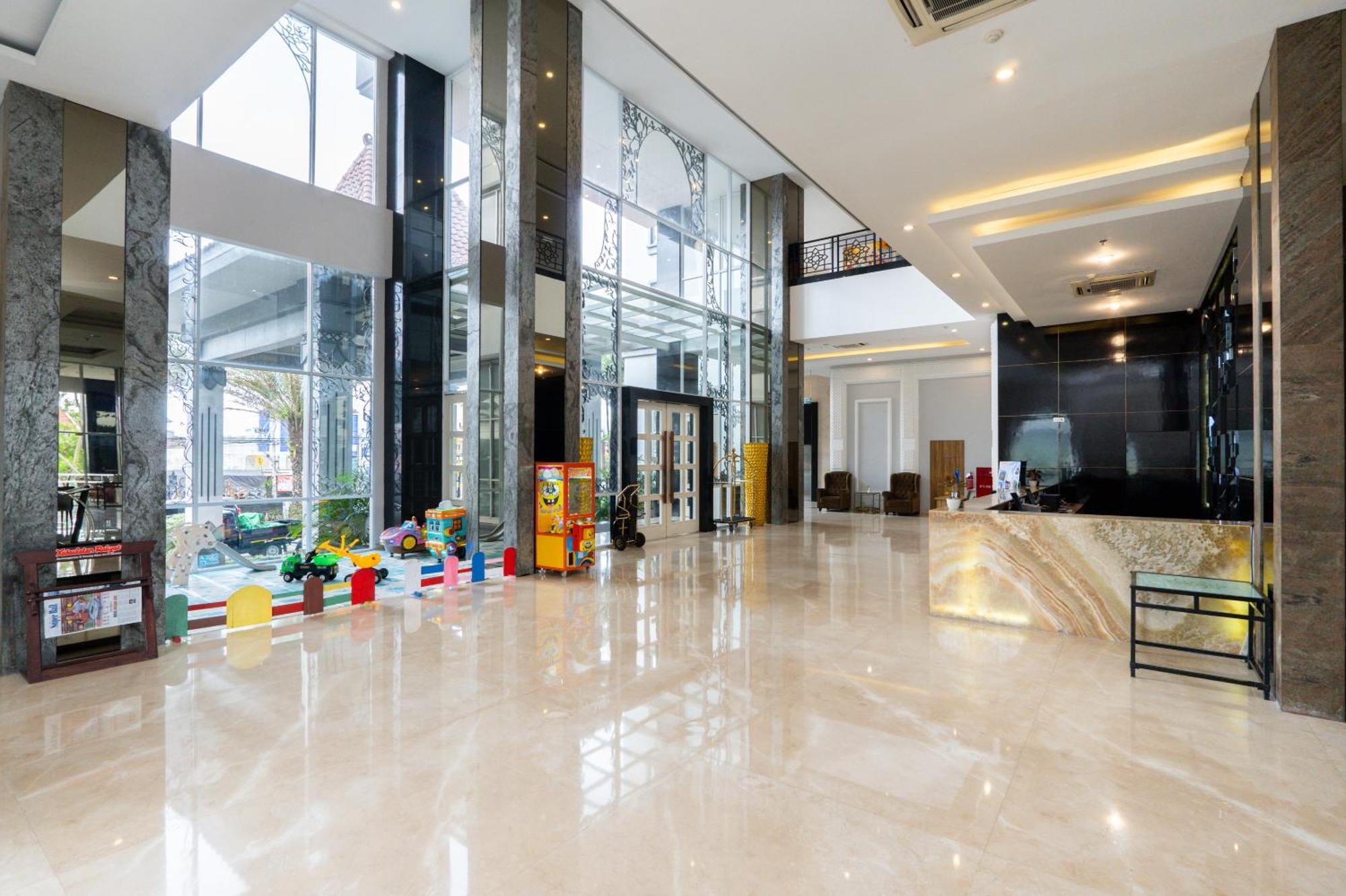 Grand Serela Yogyakarta Exterior photo