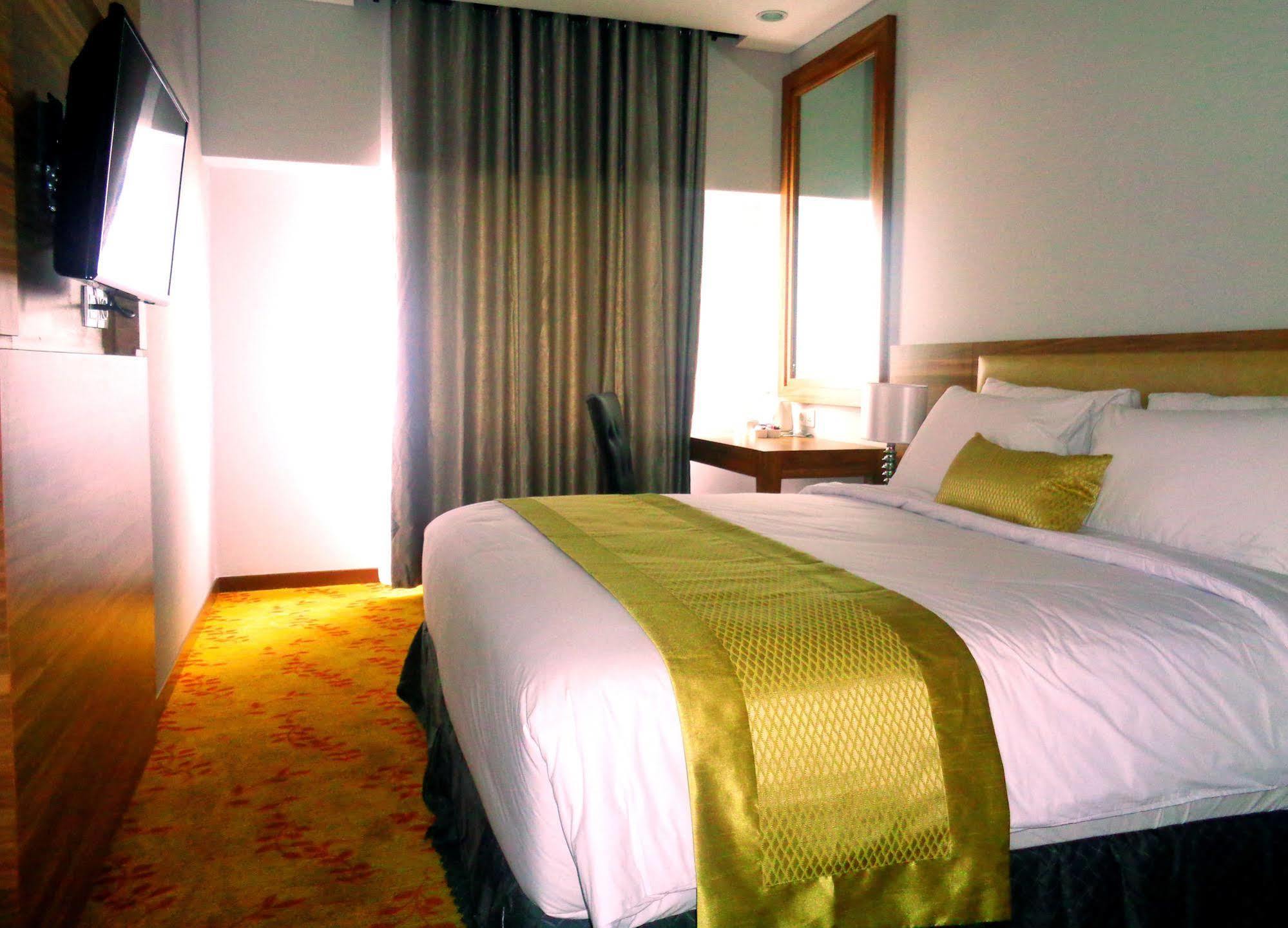 Grand Serela Yogyakarta Exterior photo
